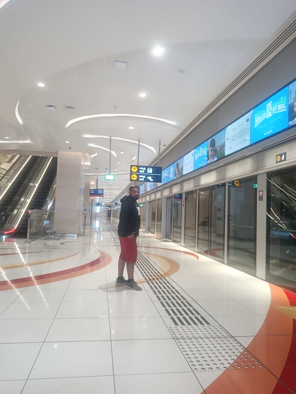 Peace and serenity at Dubai's metro in the afternoons